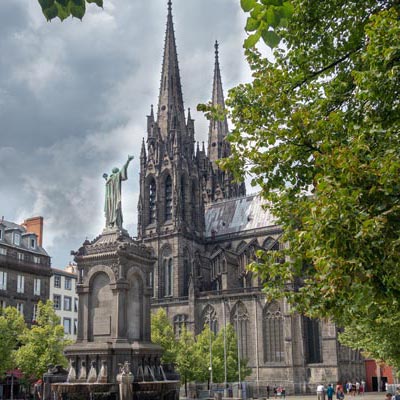 camping proche clermont-ferrand
