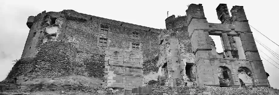 Château de Murol - camping europe 